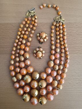 Vintage necklace and earrings set